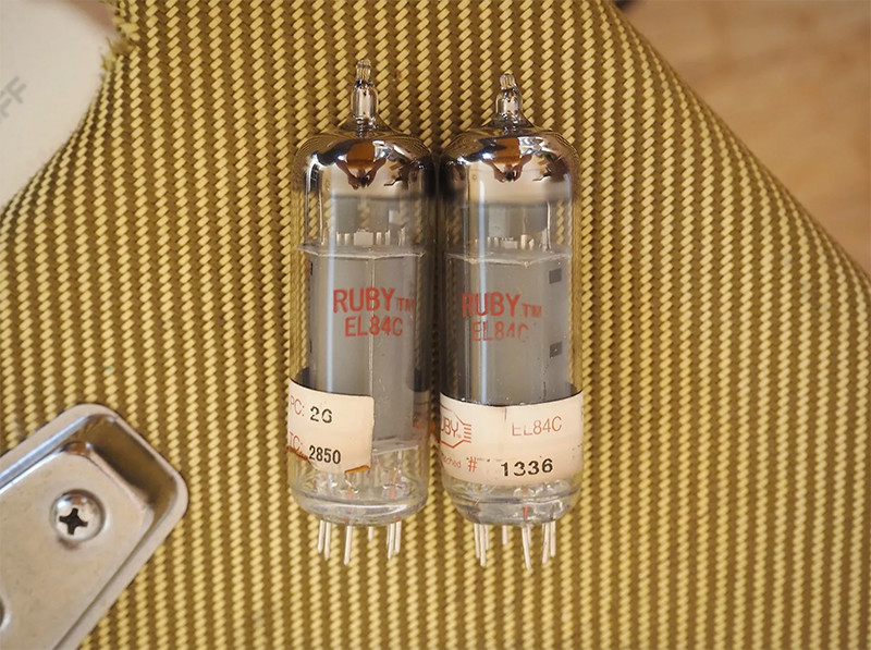 Tweed Tube Guitar Amplifier with Reverb Tremolo 15W (AT15)