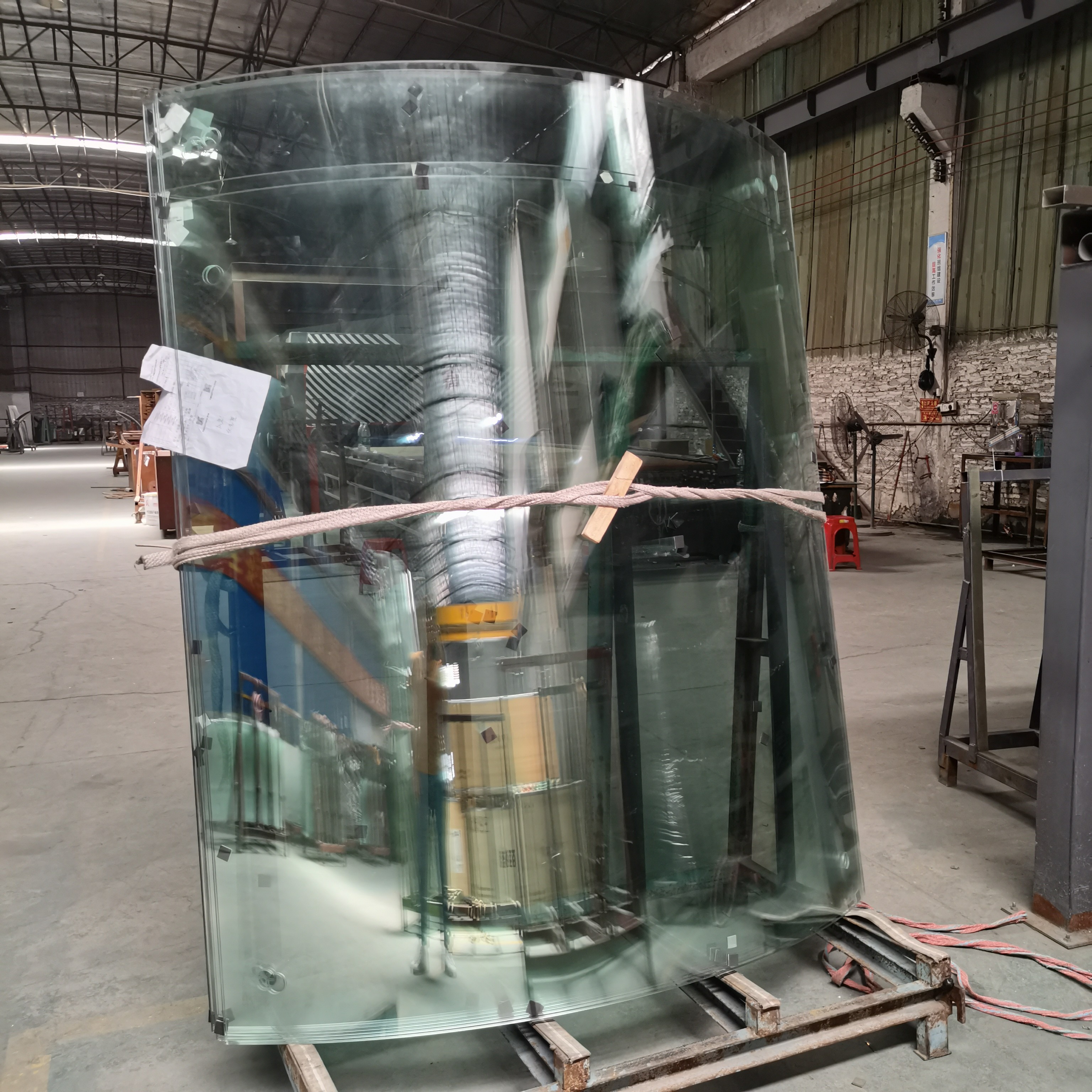 Custom Hot Curved Laminated Tempered Glass Low Iron 10mm Extra Clear