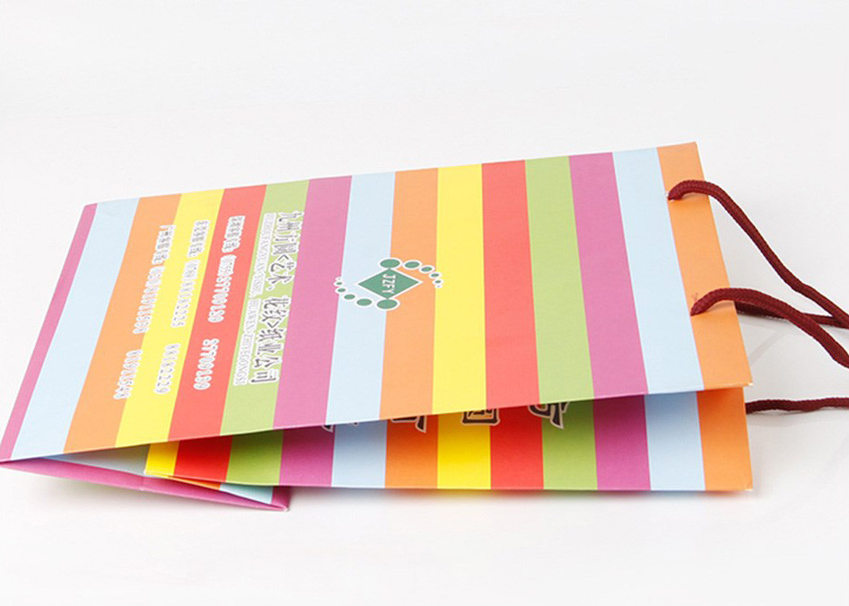 Multi Colors Printed Paper Shopping Bags Customized Logo For Gift Packing