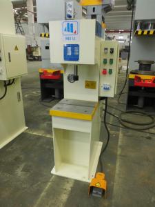 Quality 1KN Hydraulic Bench Press 1T Benchtop Hydraulic Press For Assembly Stamping wholesale