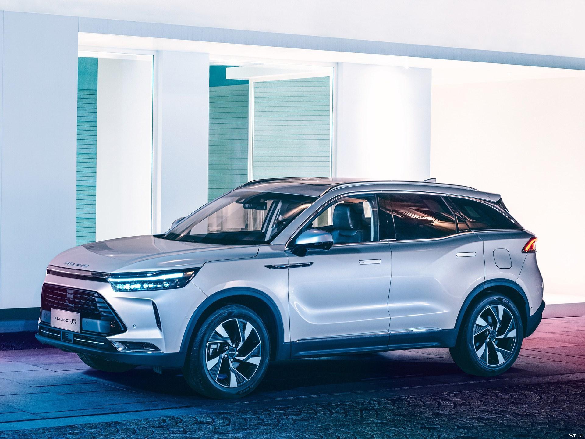 Non-integrated Body X7 Phev LED Electric Light R19 SUV 138 with 5 Seats Lhd Baic Beijing Leather Automatic Gas/Petrol Car