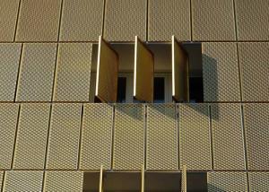 Expanded Metal Sunshade Shields The Building From Strong Sunlight adumbral breeziest