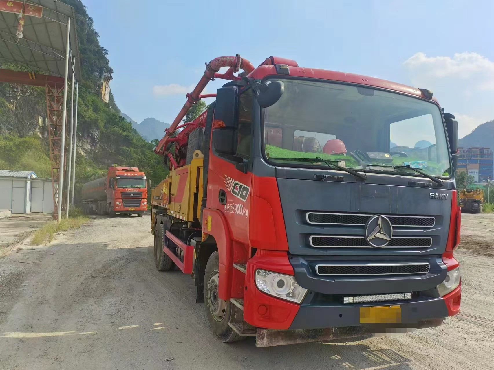 Stable Condition Concrete Pump Trucks with Basic Maintenance and 1400mm Feeding Height