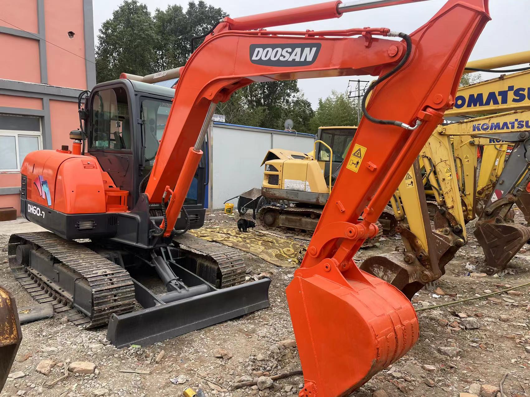 Used hydraulic excavator Doosan DH60-7 small digger excav used cheap second hand machine used sale
