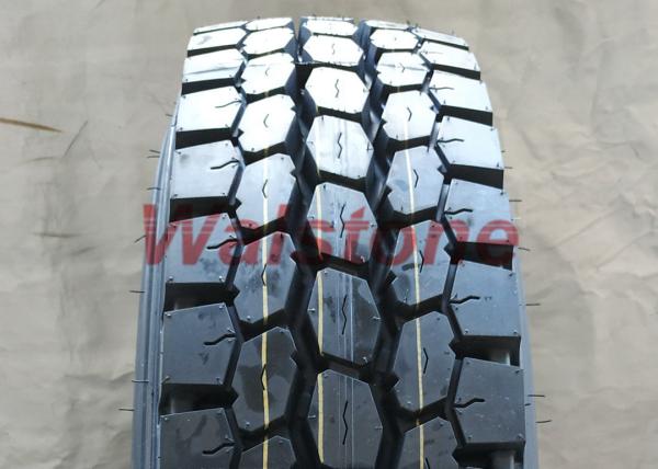 Driving Wheel 11R22.5 All Position Truck Tires Robust Massive Tread In Black