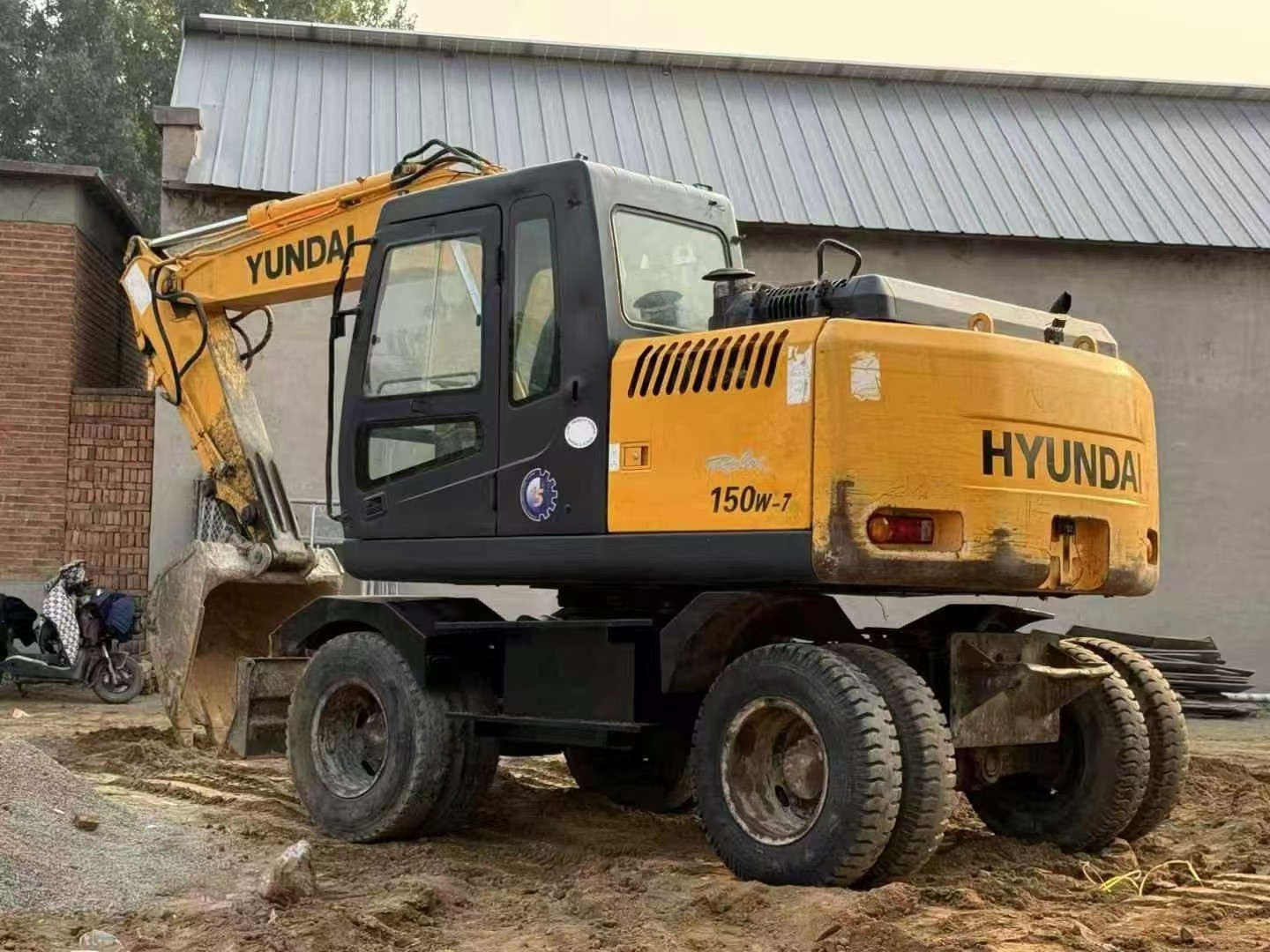 150w-7 Used Hyundai Wheel 15Ton Excavator With 0.71m3 Bucket Capacity