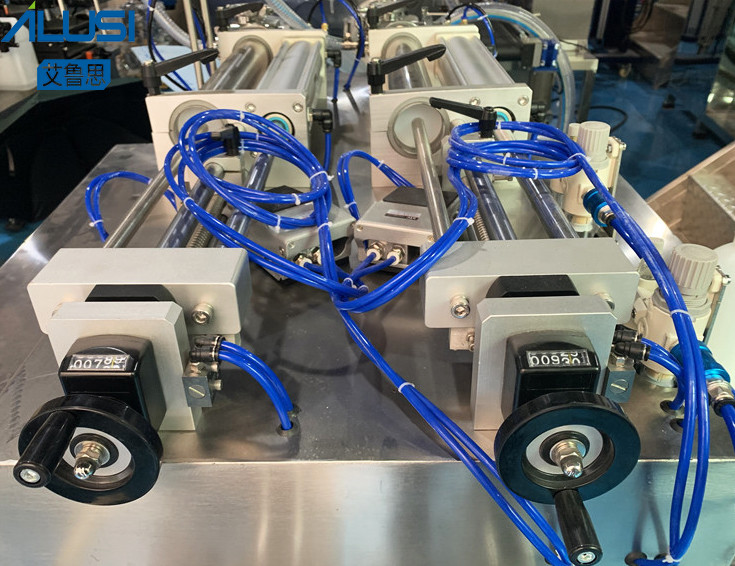 Semi Automatic Double Heads Paste Piston Filler Water Bottle Pneumatic Filling Machine