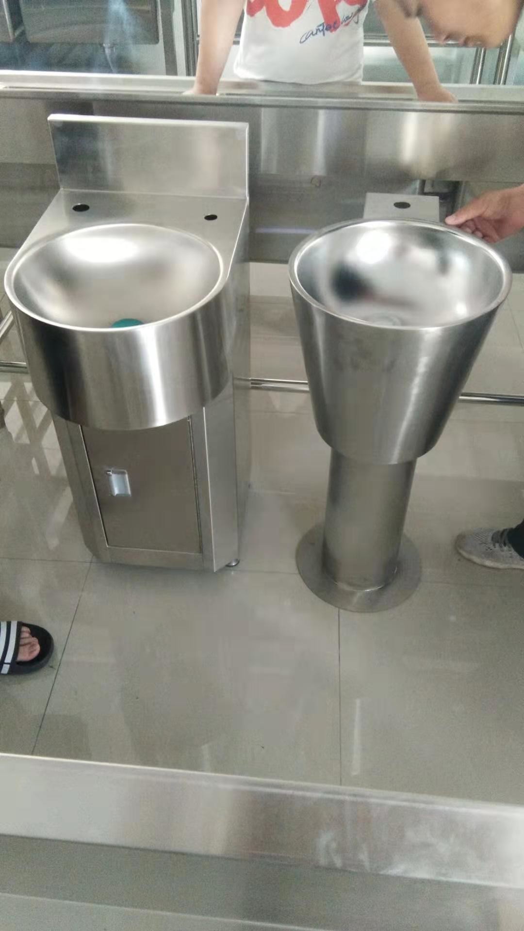 hospital stainless steel sink matieral stainless 304,.size :500mmx450mm