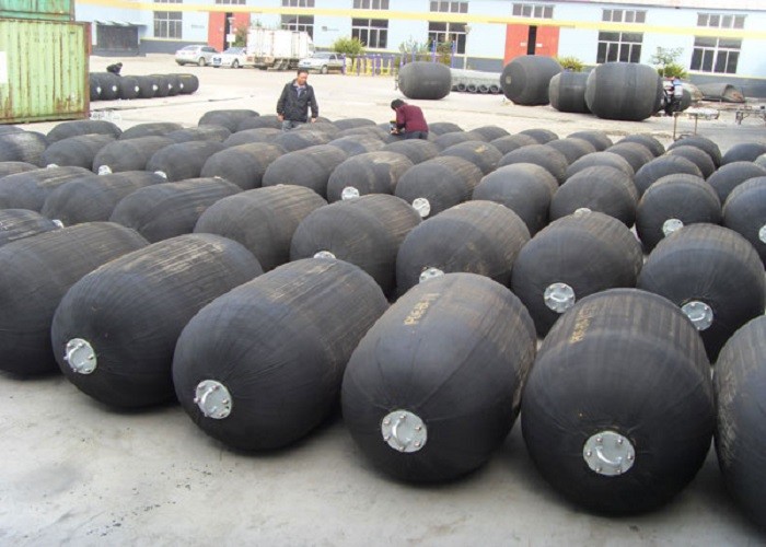 Yokohama Inflatable Marine Rubber Fenders 50Kpa 80Kpa STS STD Marine Dolphin