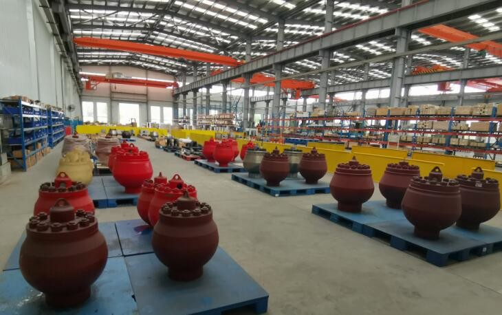 EWCO W-446 mud pump fluid end module, liners, pistons, valevs, W-440 mud pump fluid end liner, E-1600 mud pump liner