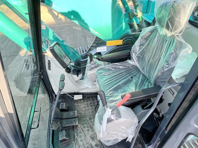 Kobelco SK380XD Excavator Cab
