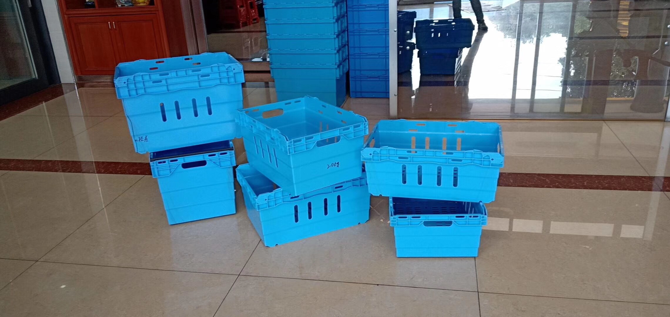 Supermarket Stacking Storage Boxes 600*400mm Virgin PP Material 6 different Height