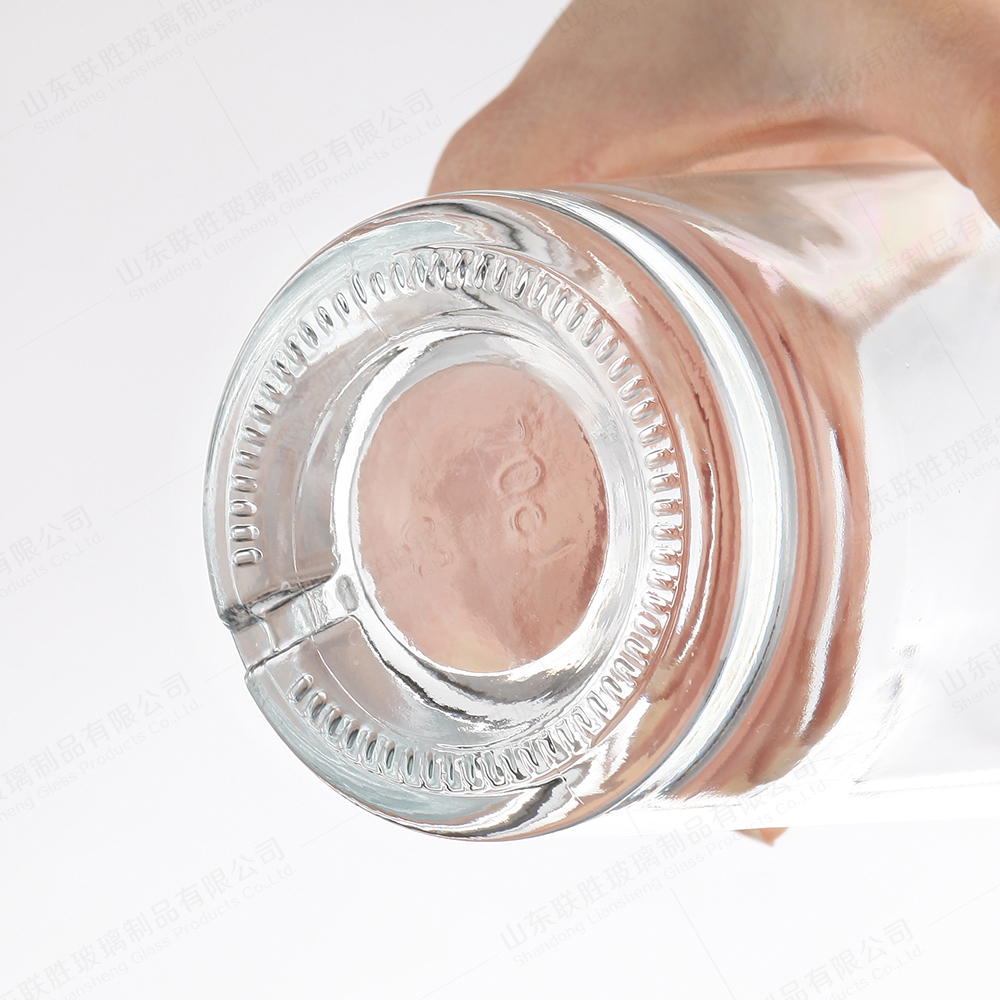 Collar Material Glass 700ml 750ml Thick Bottom Glass Whisky Liquor Bottle for Tequila