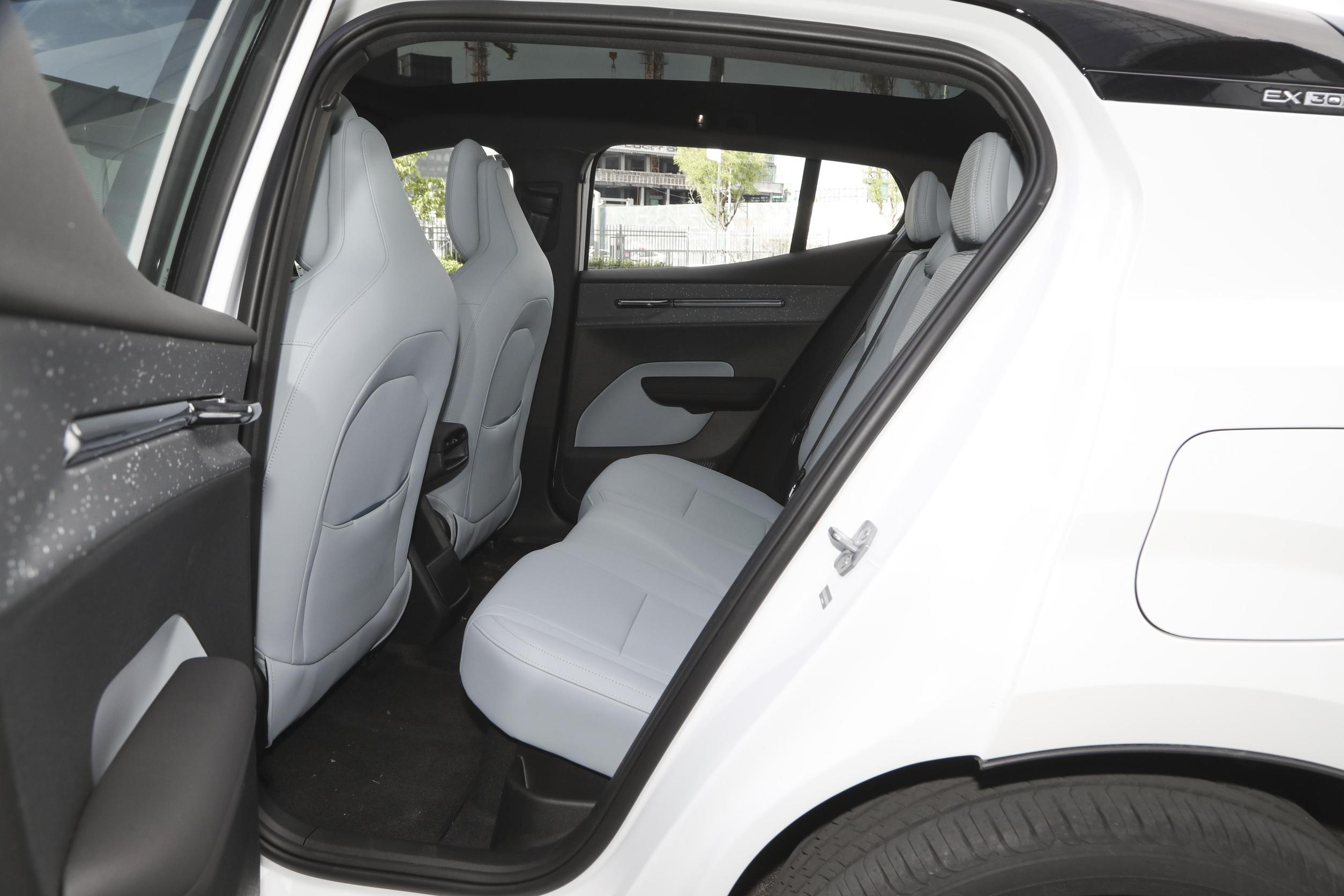 VOLVO ex30 2024 2025 RWD Medium Small SUV 5 Door 5 Seat Family Car 200Kw Pure Electric Range 410km Cost-saving Energy Vehicle