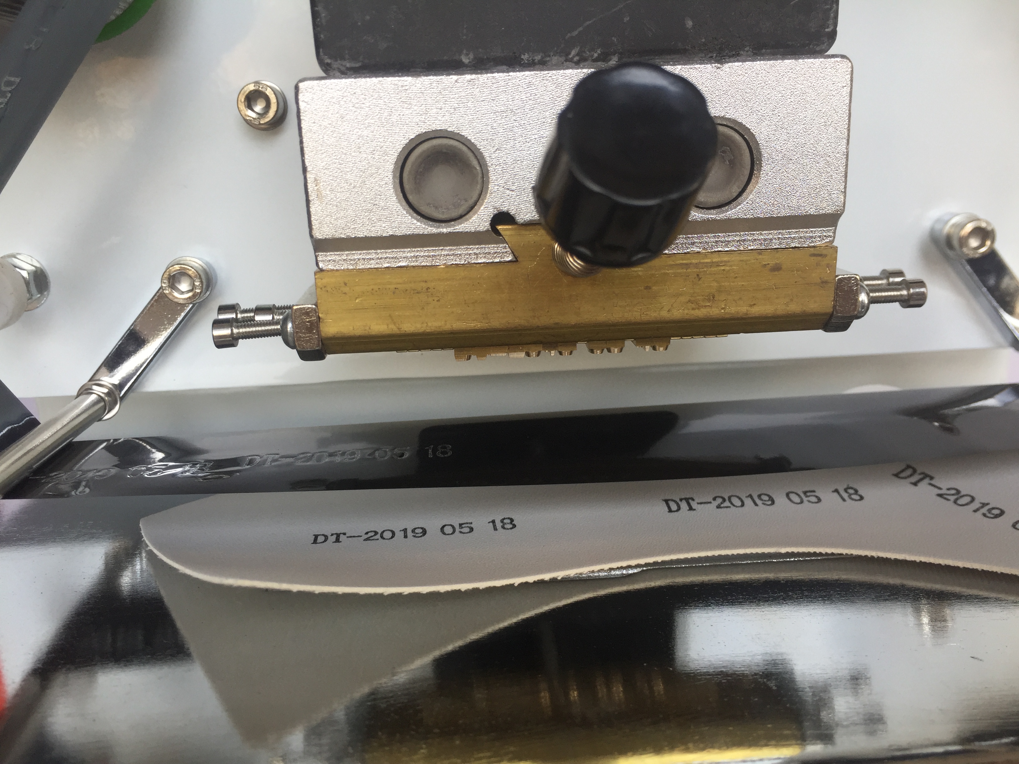 Pneumatic Manual Small Shoe Heat Coding Machine for Hot Foil Stamping Hot Stamping Coding Made Easy and Affordable