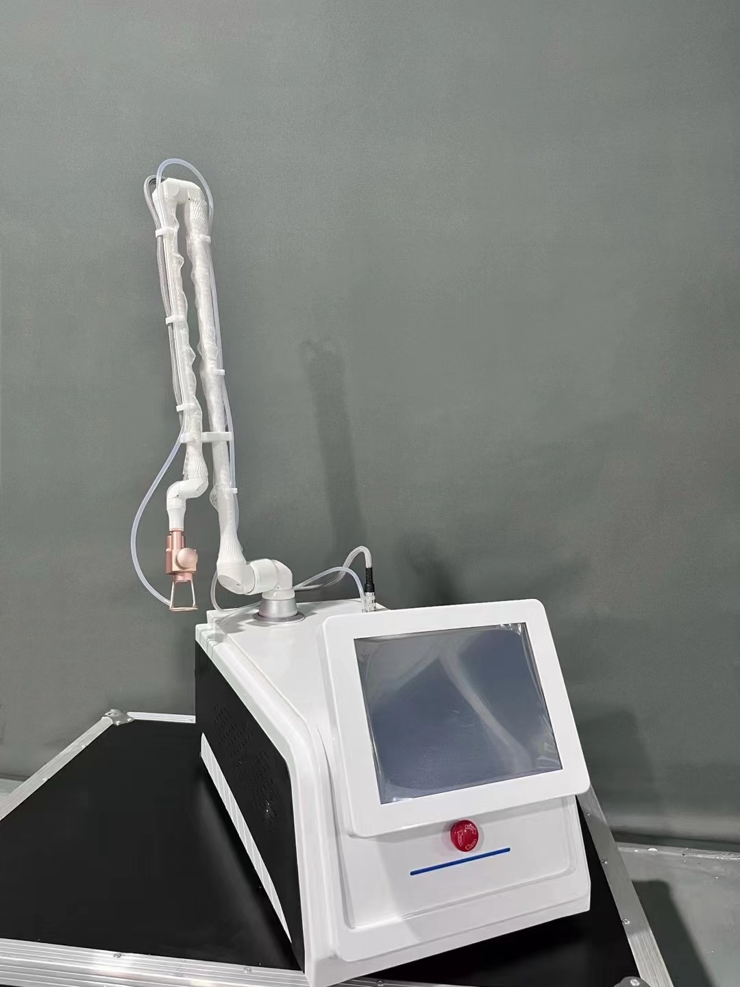 12 Inch Screen Picosecond Laser Machine 1064nm 532nm With 2-10mm Spot Size