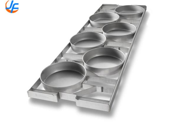 RK Bakeware China-American Pan Auto Bake Serpentine Line 8 Donut Cake Tray For