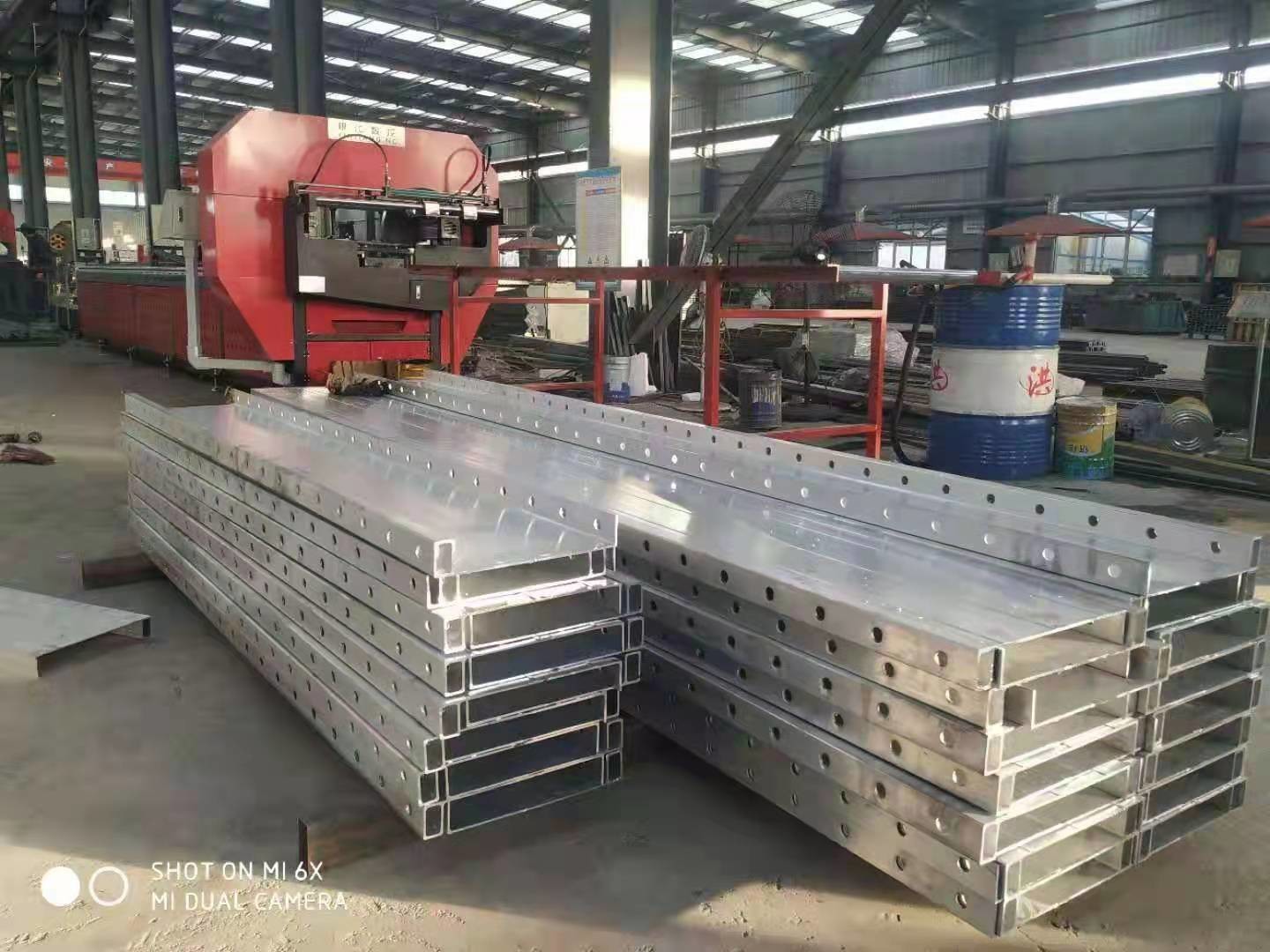 Custom Precision Hydraulic Punching Equipment For Metal Sheet Processing