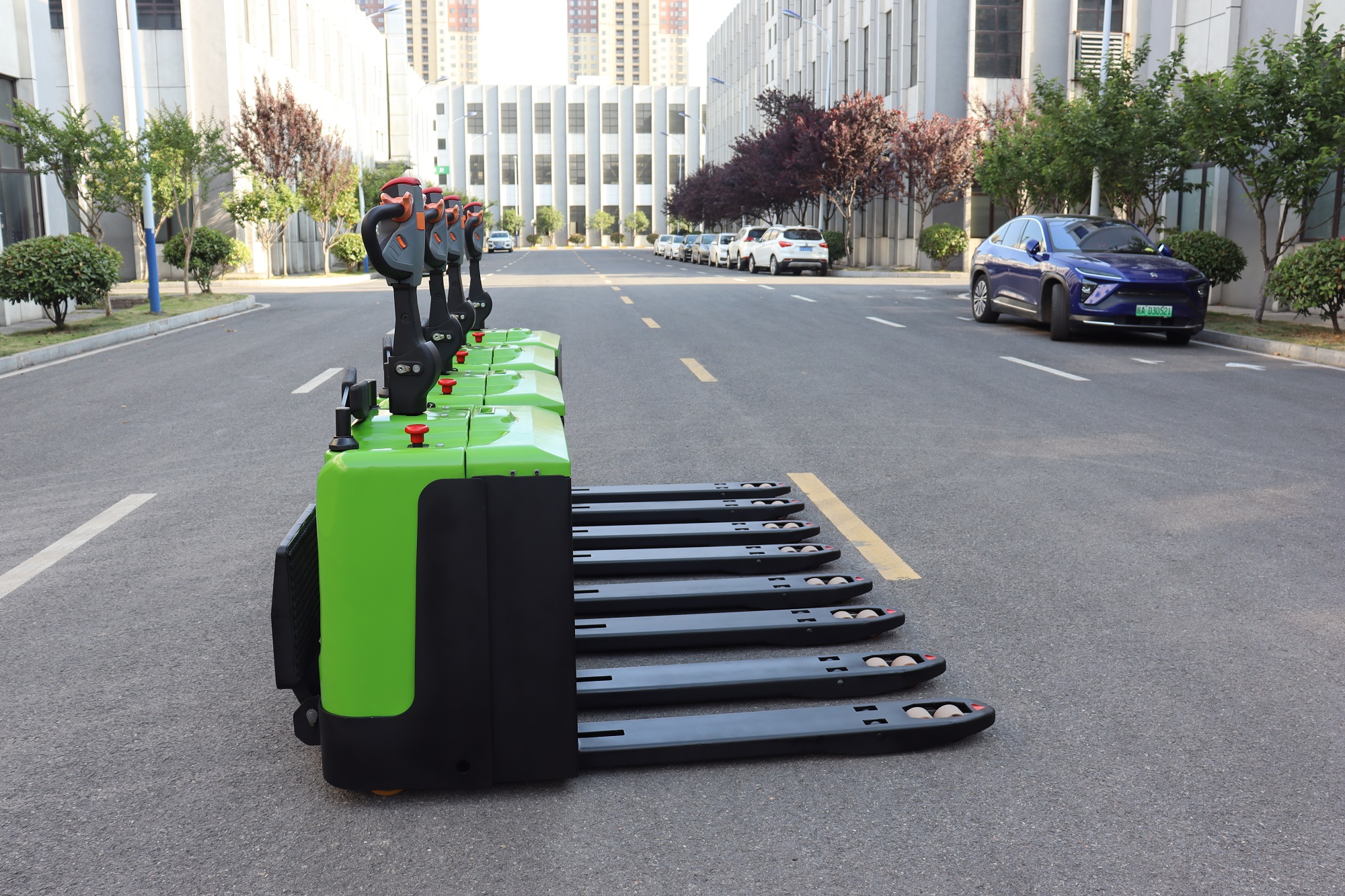 1830*775*1430 Overall Dimensions Electric Pallet Stacker For Smooth Warehouse Operations
