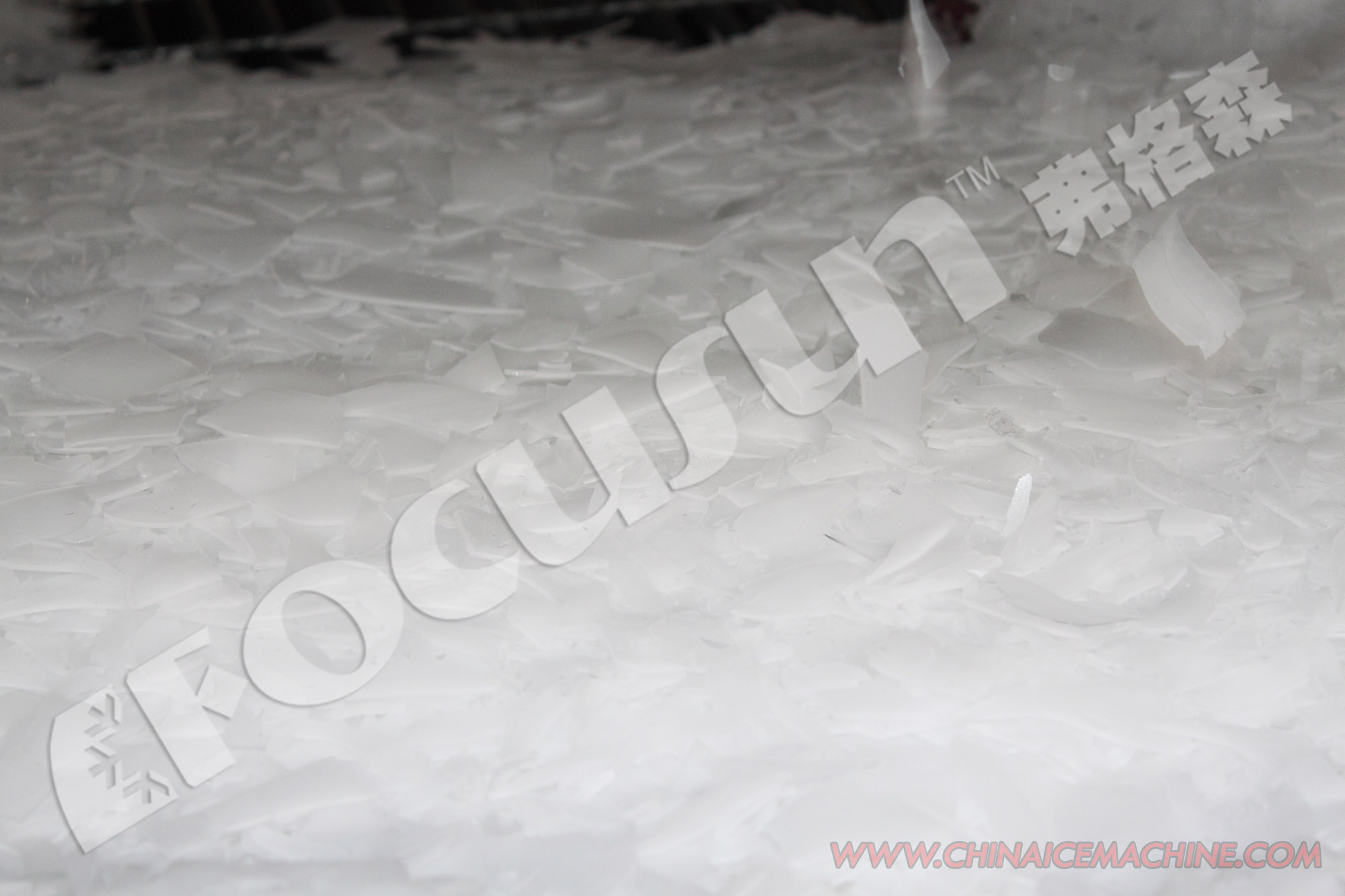 FOCUSUN 20 tons Flake Ice Making Machine for Large Ice Storage Capacity of 15000kg