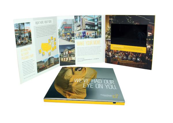 Folded Video Greeting Card , LCD Video Invitation Card For Play Videos / Photos