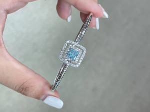 Quality Blue Synthetic 1.2ct Lab Grown Diamond Bracelet Princess Cut 18k White Gold wholesale