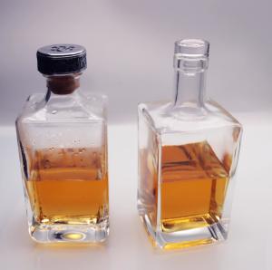 Quality Zinc Alloy Cork Square Whiskey Bottle 700ml 21.5mm Crystal White wholesale