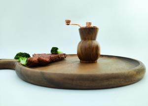 Quality Customized Pepper Mill Wood Shakers Spice Seasoner Mills Wooden Salt and Pepper Grinder wholesale