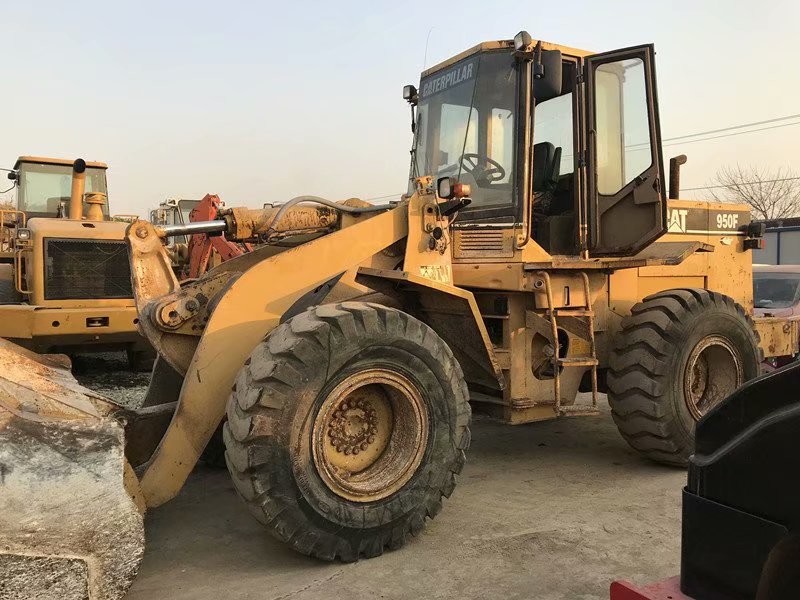 Original paint Used CAT Wheel Loader 950F Made in japan engine power 180hp