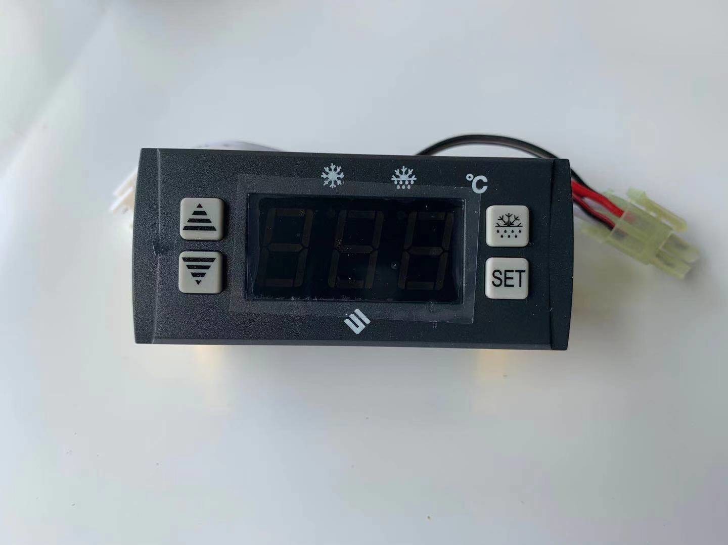 SF 104S Digital Refrigeration Controller Electric Heater Automatic Defrost