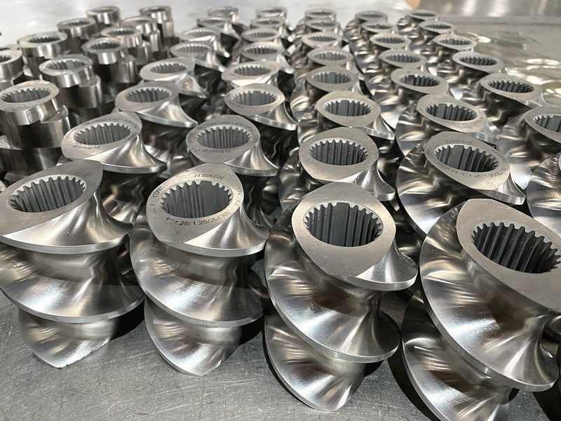 SUS440C Double Screw Extruder Machine Parts Screw Segments For Plastic Engineering