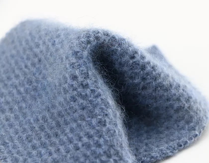 MOQ 1KG hot picks dehair 2/24NM 45% raccoon yarn 15% wool cashmere like yarn for machine knitting for hats scarfs