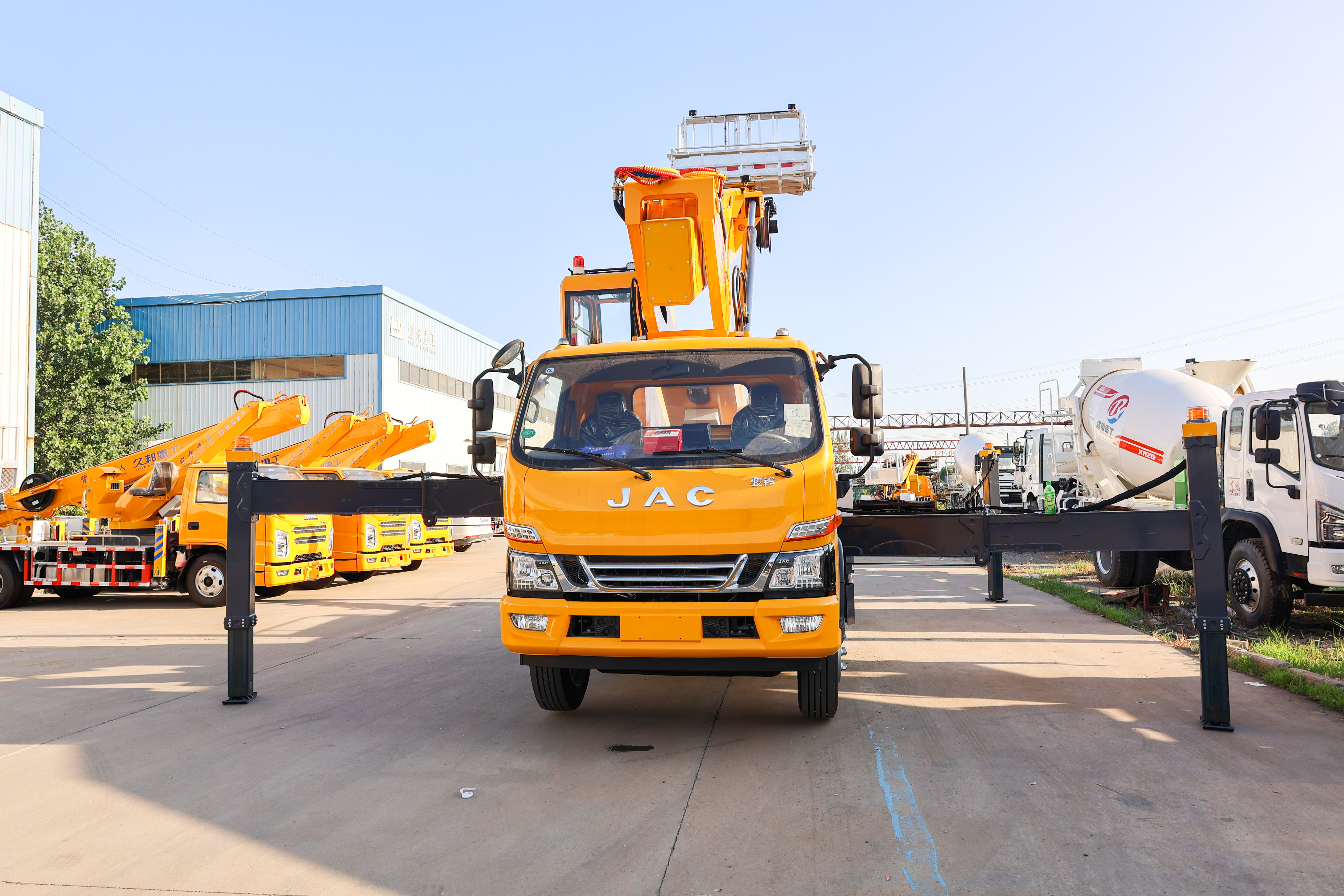 Hot Selling telescopic boom Lift 36m Aerial Working Platform Truck
