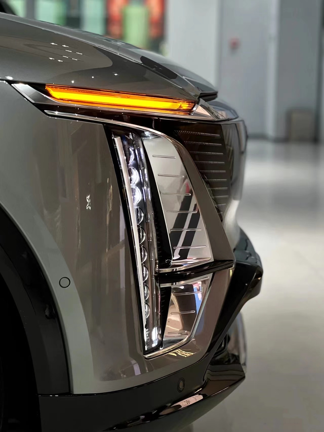 2024 Cadill-ac LYRIQ Large Electric SUV 255kW Motor 190km/h Maximum Speed and 440N.m Maximum Torque with Large Space
