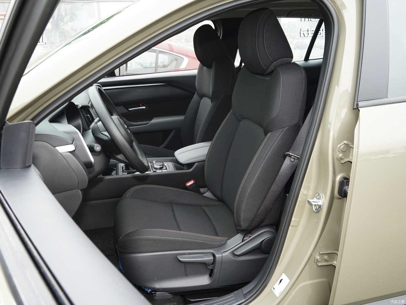 138KW Max Power Dark Interior Color Mazda CX-50 2023 2.5L Yuexing Edition SUV Gasoline Car for Benefit