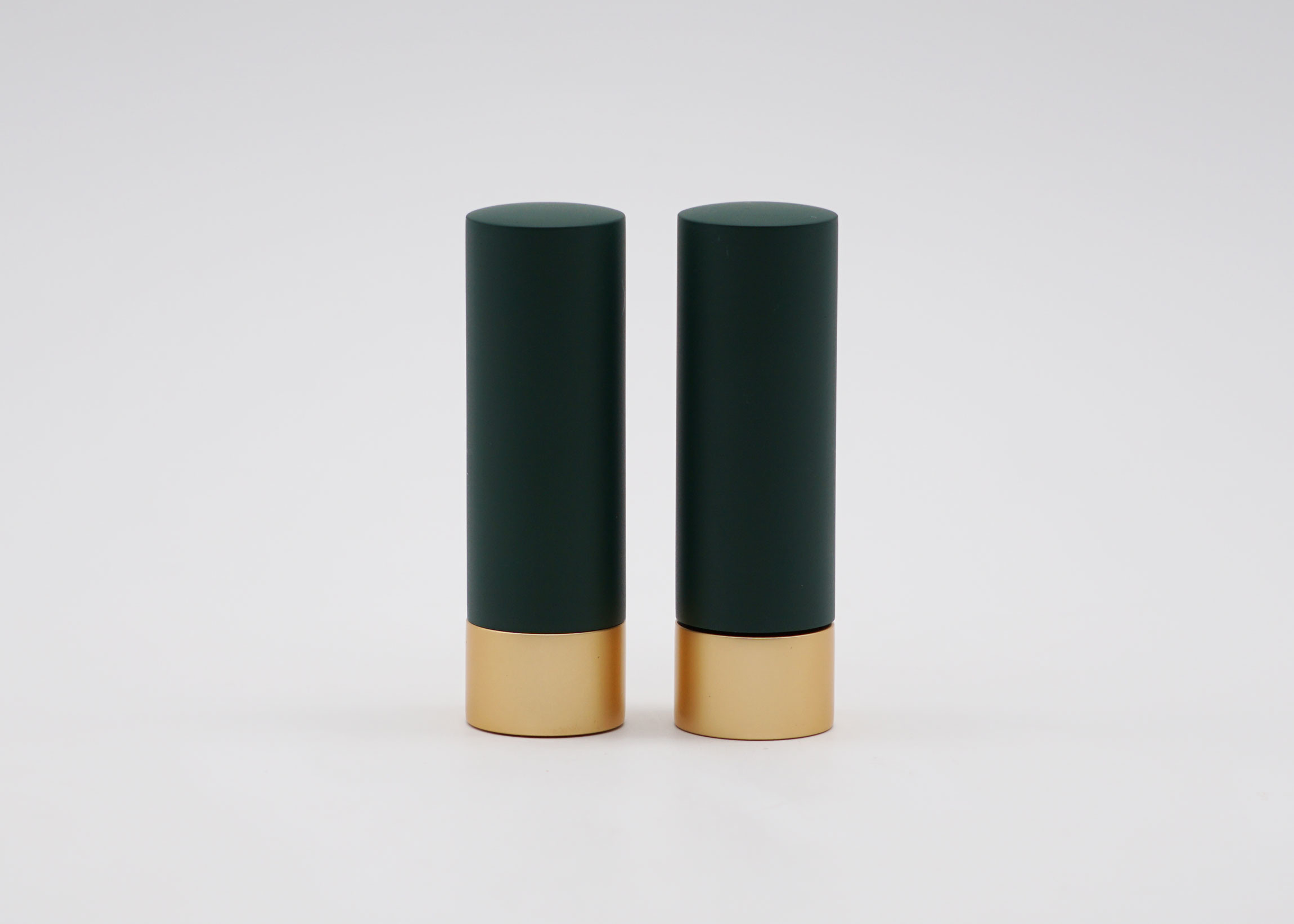 Cylindrical 3.5g Green Color Empty Lipstick Tube Hot Stamping Logo