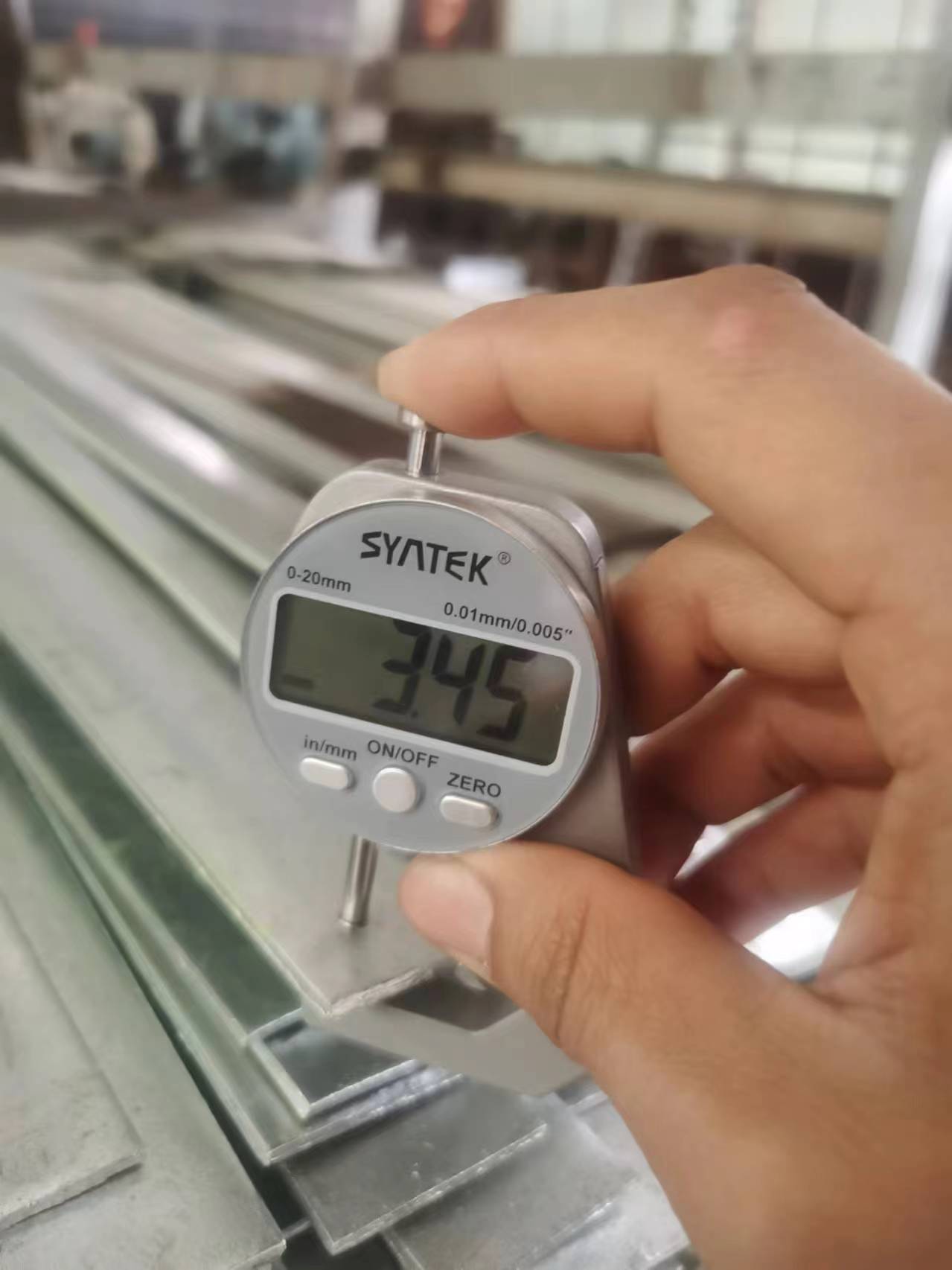 Hot Galvanized Hot Rolled Flat Steel with 6m Length and Hot Galvanization