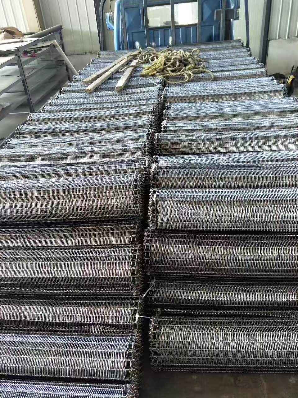 Heat Resistant Stainless Steel Spiral Wire Mesh Belt for Food Cooling Industry