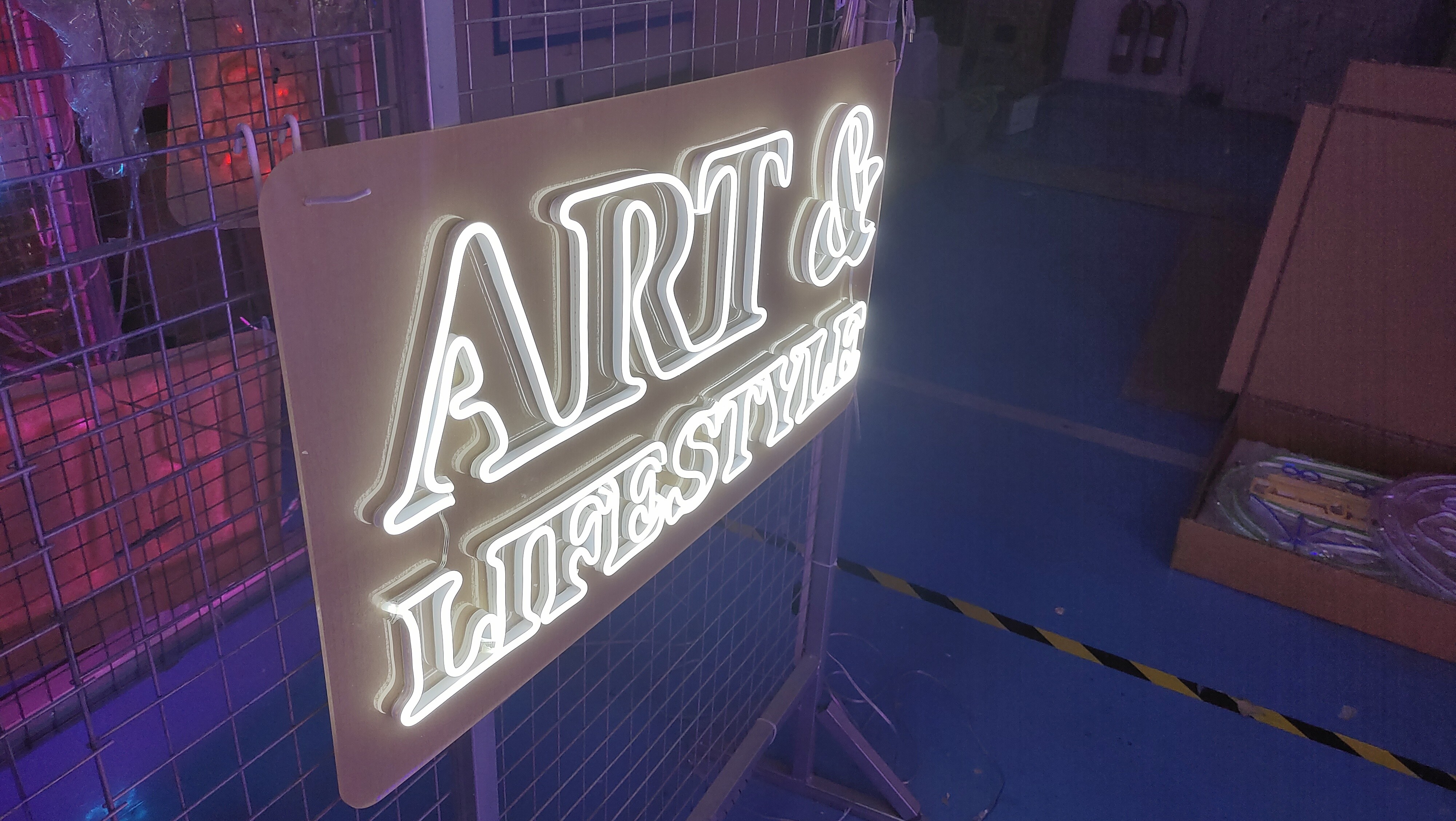 Custom Life&art style neon sign men cave exhibition wall lighting deco