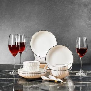 Quality Hotel Restaurant Tableware Sets Stylish Ceramic White Porcelain Dinnerware with Black Rim wholesale