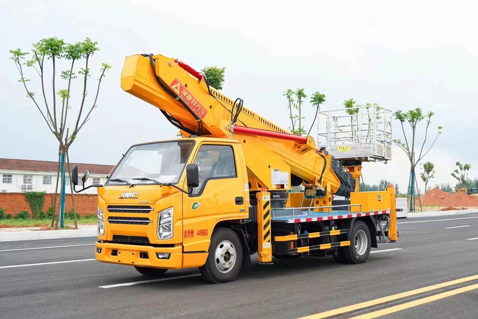 Euro 5 4*2 Diesel Aerial Work Platform Truck Superior Performance With JMC Engine