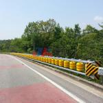 Roadway Traffic Safety Roller Crash Barrier Steel Barrier ISO9001 2008 Certified
