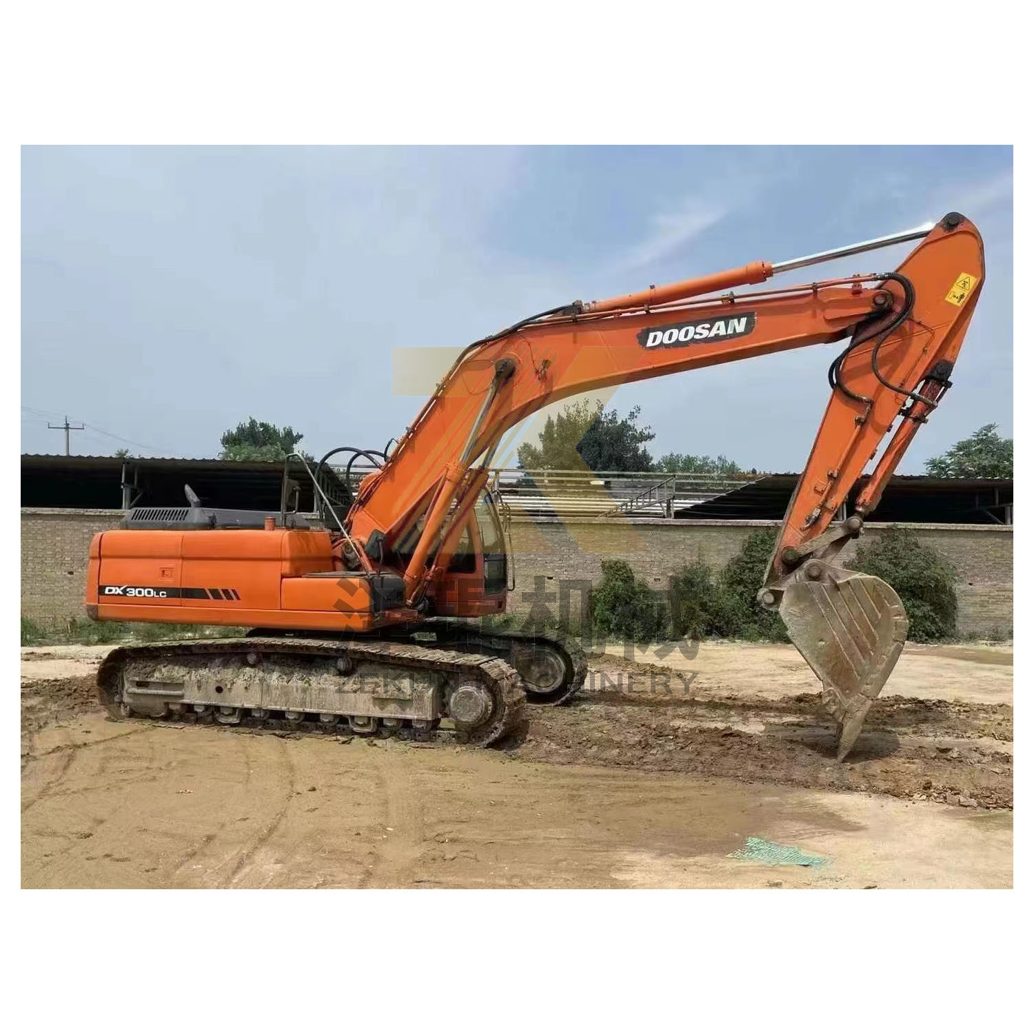 Used Doosan DX300 Excavator 151KW Original Heavy Construction Machine