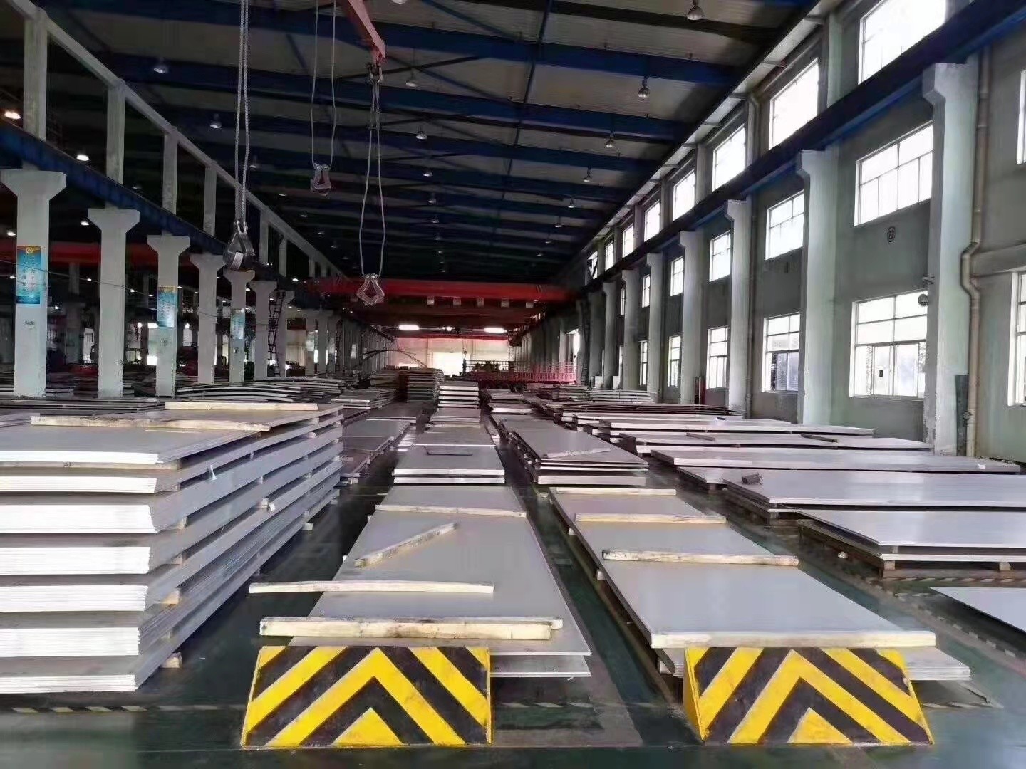 1000mm 1200mm 304 Stainless Steel Sheet Punching Welding Cutting Hot Rolled