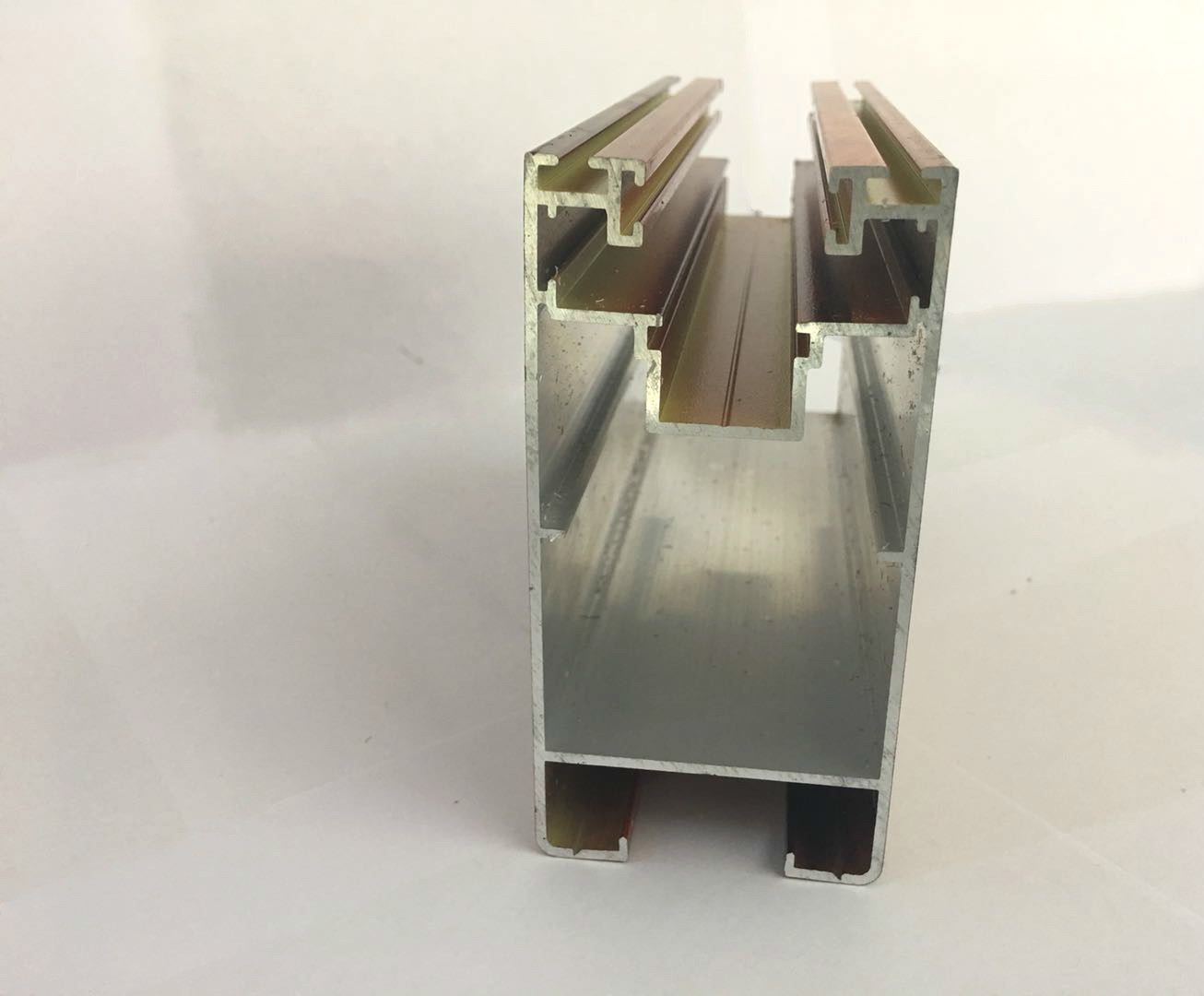 2500T Extrusion Aluminum Window Profiles with Natural Oxidation