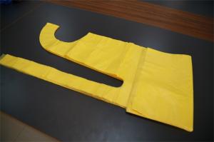 Quality Colorful Flat Pack Disposable PE Apron , Unisex LDPE / HDPE Plastic Aprons wholesale