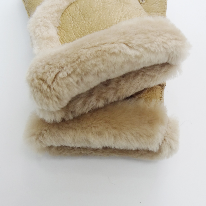 Manufacturer customized double face lamb fur fingerless gloves