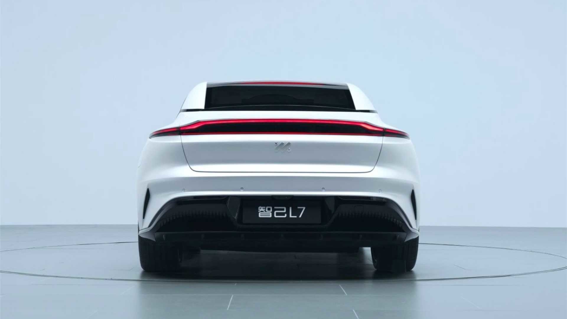 ZHIJI L7 High Performance Electric Cars 615km New Energy Electric Vehicles
