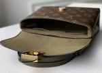 Women'S Black Handhold Luxury Bucket Bag With Lock Catch