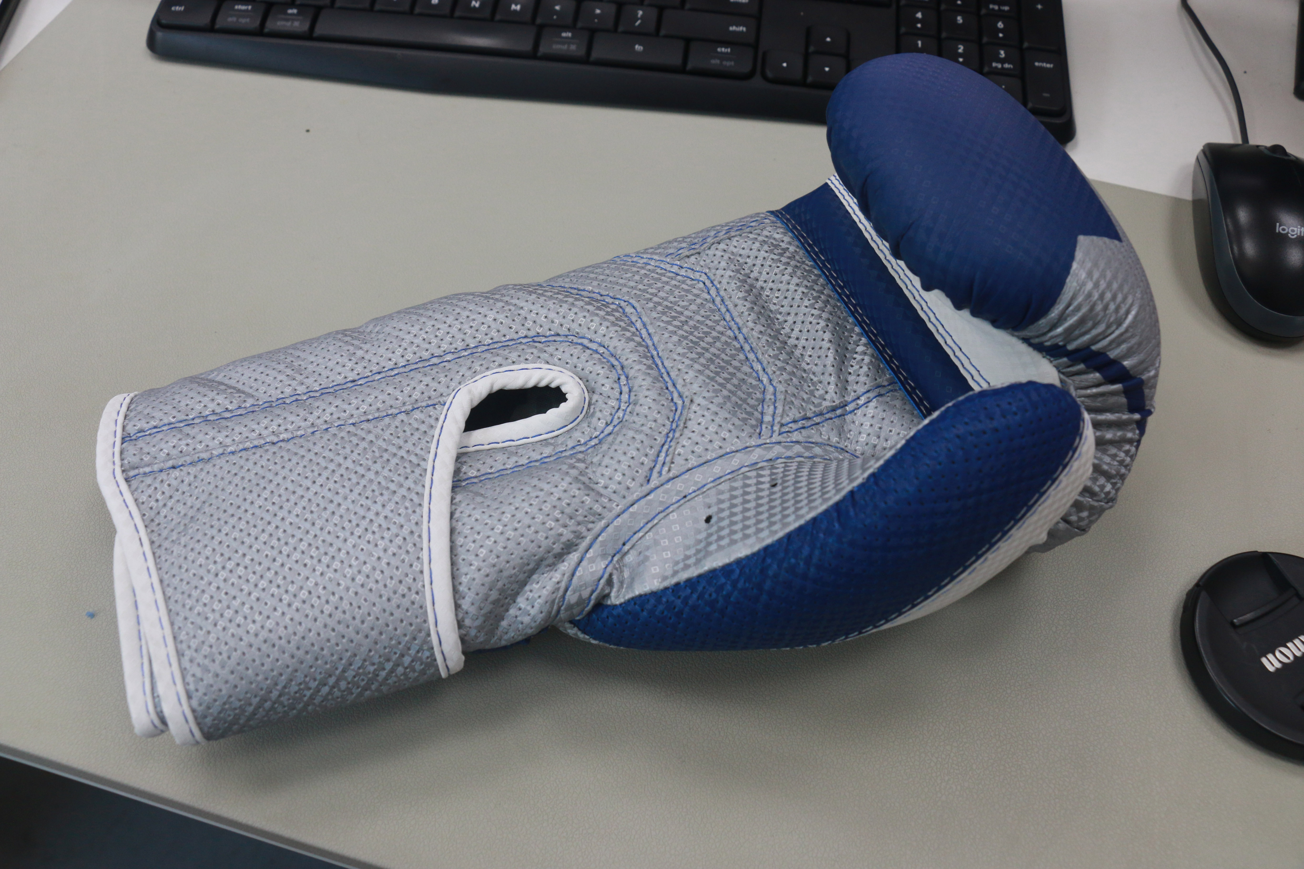 ODM PU Leather Youth MMA Training Gloves 16 Oz MMA Sparring Gloves